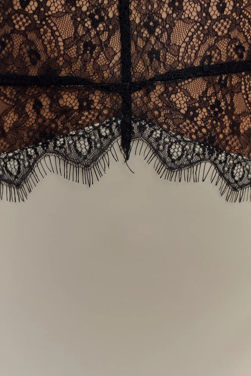 Sukienka maxi Elara Satin Lace
