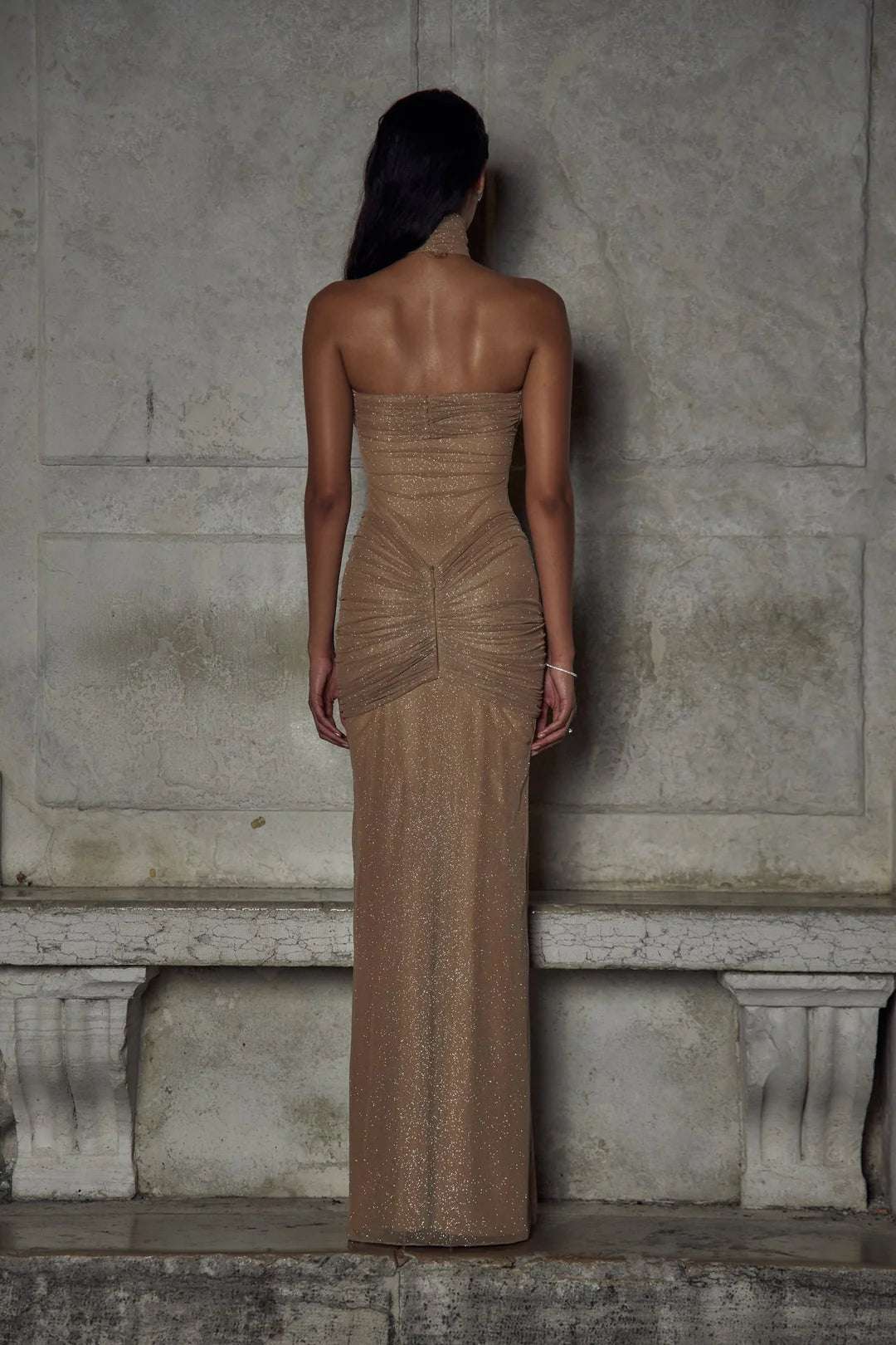 Suknia Bellamy rzeźbiona elegancja